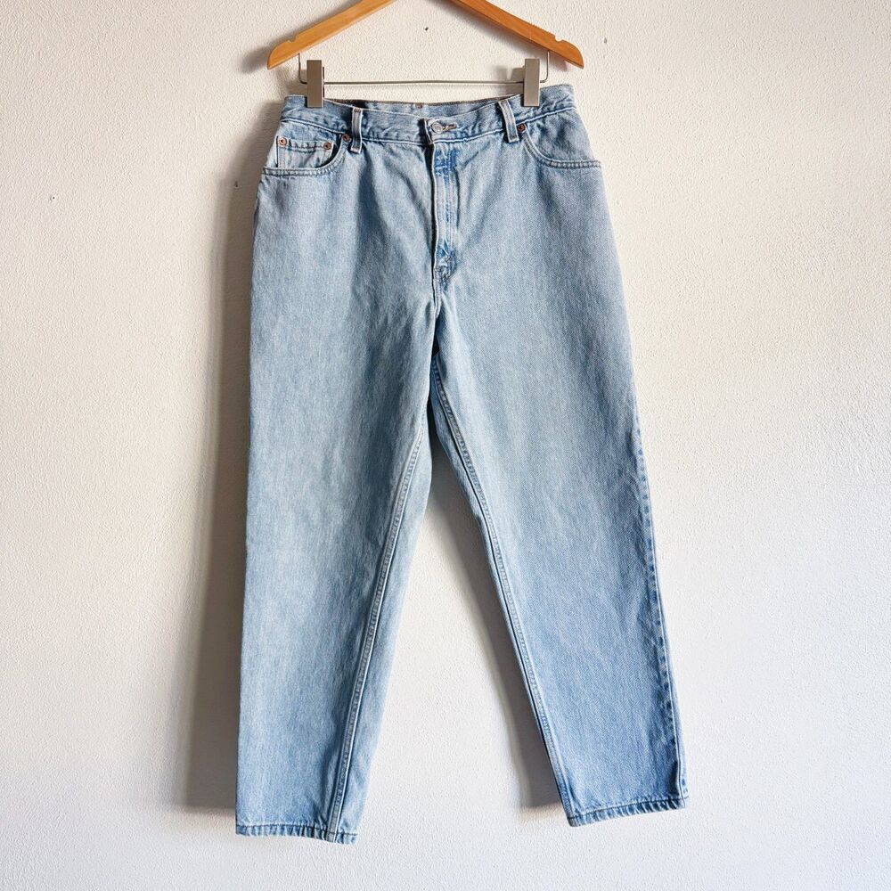 90s vintage Levi's 550 relaxed fit tapered leg jeans